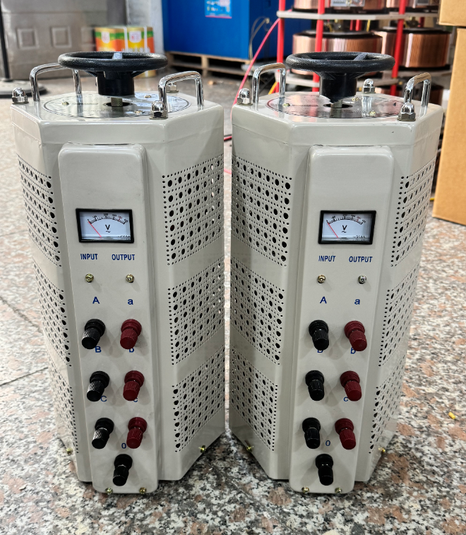 Vad är TSGC2 trefas kontaktspänningsregulator?